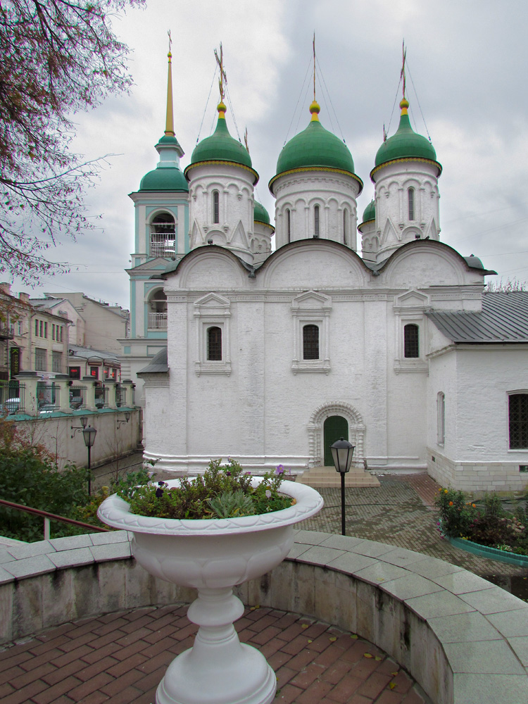 Церковь Троицы в Листах