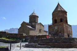 dimitrios09 
Gergeti Trinity Church 
2015-04-01 17:02:00