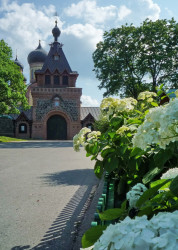 lugevi 
ворота в монатырь 
2015-04-06 16:35:36
