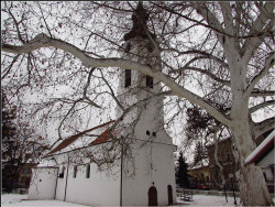 melodie_del_mar 
White Church, white Tree (Sremski Karlovci) 
2015-04-11 18:22:44