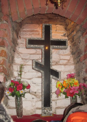 memorial 
Крыж у царкве Новамучанікаў Палесскіх у Мазыры. 
2015-04-15 14:57:46
