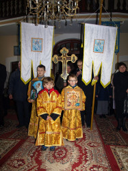 szolucha.w 
Oczekiwanie na procesję. 
2015-04-19 18:51:01
