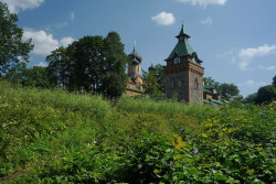 lugevi 
монастырь на горе 
2015-04-21 12:36:39