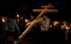ale 
kolejny krzyż wyrósł na Grabarce 
2015-05-17 21:00:32