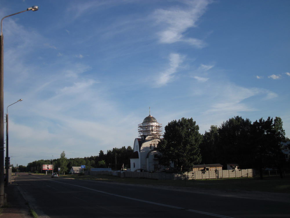 Царква Вялікамучаніка Панцялеймана. Дарога на Асаўцы.