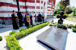 crkva 
Memorial service in the Monastery of "St George" in Deljadrovce, Macedonia. 
2015-06-19 12:10:40