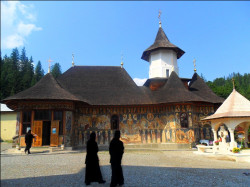 ursache 
Manastirea Petru Voda 
2015-06-23 12:36:07