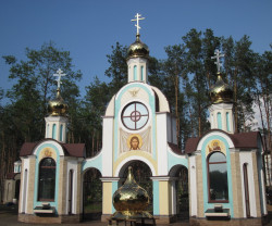 hope 
Свята-Лаўрышэўскі манастыр. Святыя вароты 
2015-07-01 12:54:44