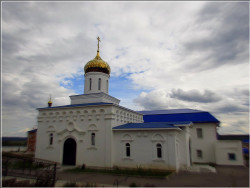 melodie_del_mar 
Monastery&#039s temple 
2015-07-16 15:05:15
