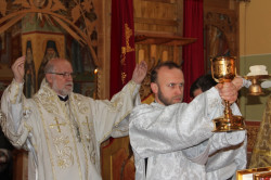 jarek1 
Abp. Simon serving Divine Liturgy in Zwierki Convent 
2015-07-28 20:44:11