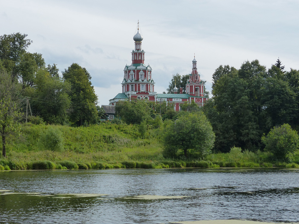Храм Смоленской Божией Матери в Софрино