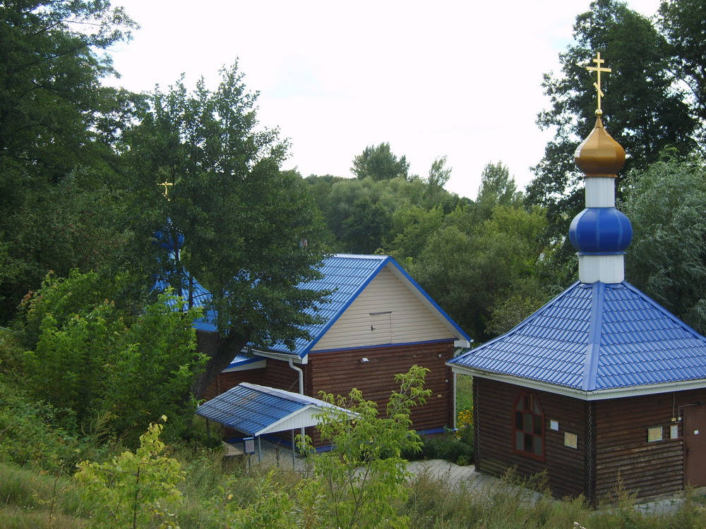 Капліцы на святой крыніцы ў п. Чорнае