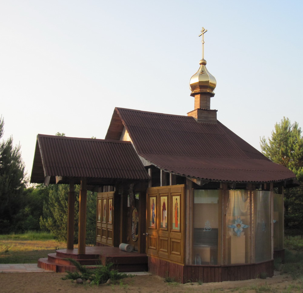 Летняя, адкрытая царква Уладзімірскай іконы Божай Маці.