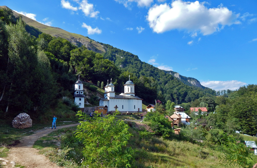 Manastirea Patrunsa, jud Valcea