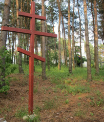 hope 
Паклонны крыж. Свята-Лаўрышэўскі манастыр. 
2015-08-05 16:16:43
