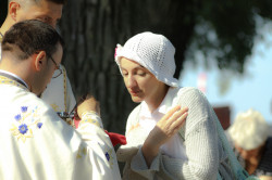 CedaiKsena 
На водици Свете Петке 02 
2015-08-10 12:21:00