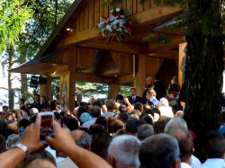 szolucha.w 
Pan Prezydent RP Andrzej Duda na święcie przemienienia Pańskiego na Św.Górze Grabarka 2015r. 
2015-08-20 19:38:18