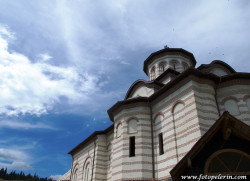 FotoPelerin 
Sfanta Manastire Oasa / Holy Monastery Oasa (II) 
2015-08-26 11:13:25