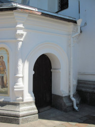 memorial 
Свята-Мікольская царква. Уваход. 
2015-09-10 10:47:44