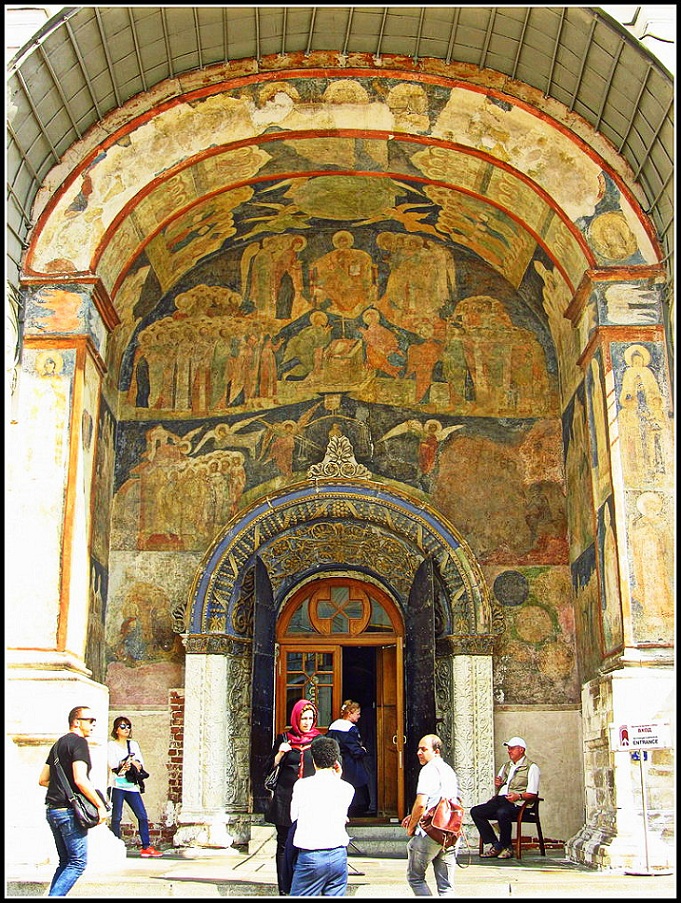 Entrance to Archangelsky Cathedral of the Moscow Kremlin