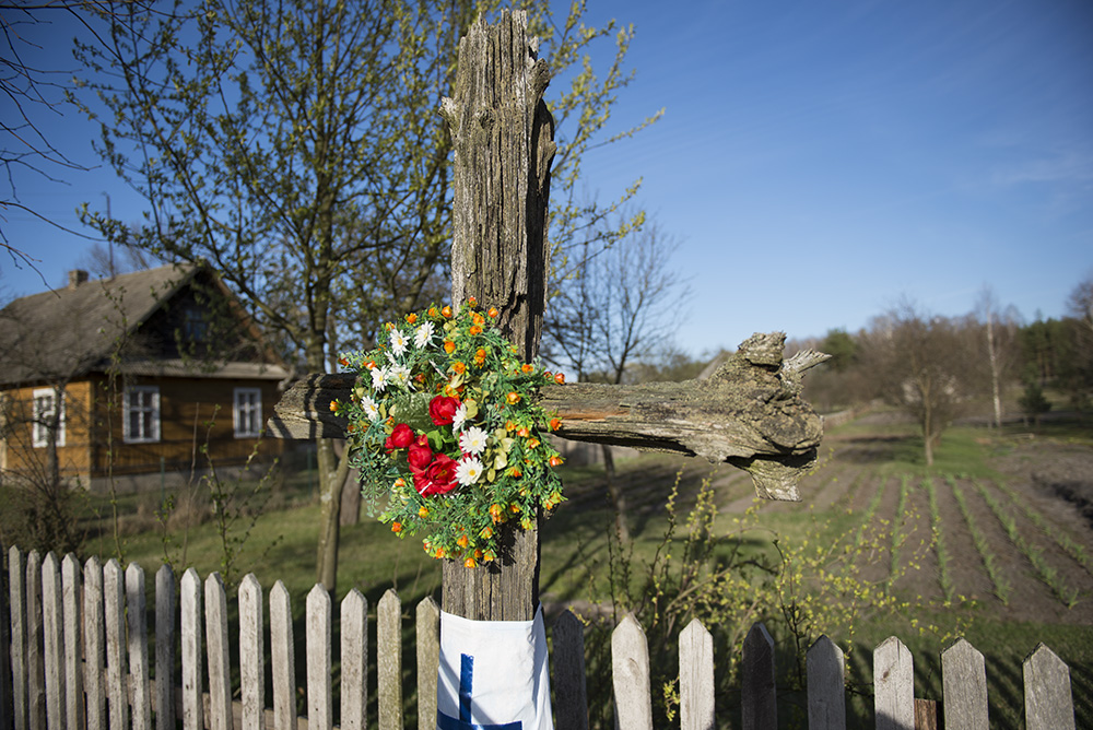 Cross in Pawly village
