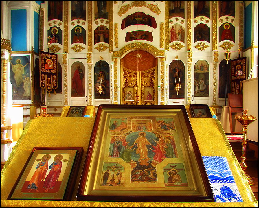 В сельском храме