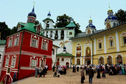 Valeriy 
Псково Печерский монастырь 
2015-10-02 14:17:05