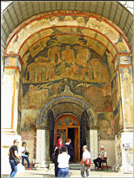 melodie_del_mar 
Entrance to Archangelsky Cathedral of the Moscow Kremlin 
2015-10-06 20:29:49
