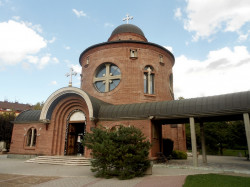 joanikije 
Храм Светог Василија Острошког на Бежанијској коси у  Београду 
2015-10-17 19:24:10