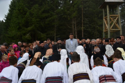 josifras 
Архијерејска Литургија на Рудну код Рашке 
2015-10-28 22:24:21