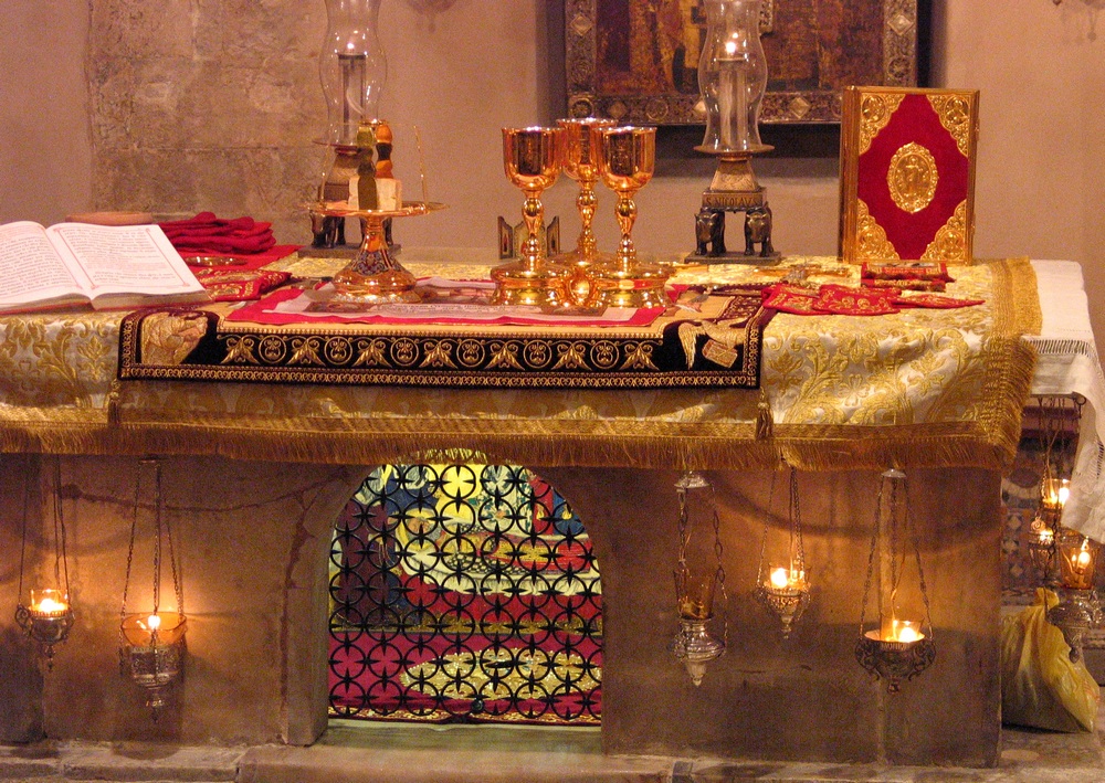 The oltar with relics of St. Nicholas in Bari