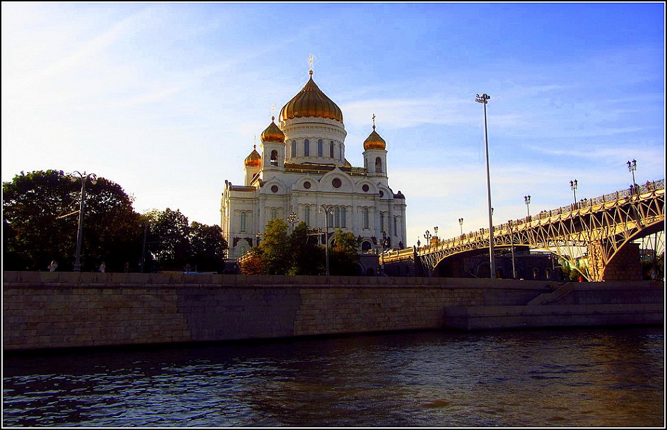 Храм Христа Спасителя, вид с речного кораблика