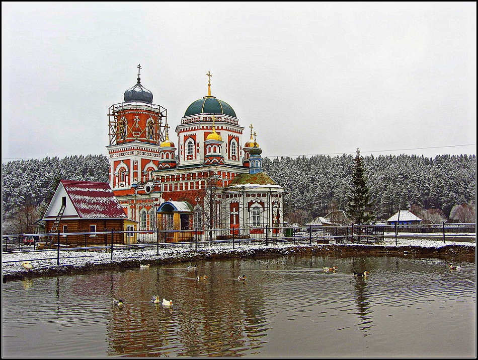 Сельский храм, зима