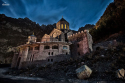 paata 
Dariali monastery 
2015-11-26 17:58:24