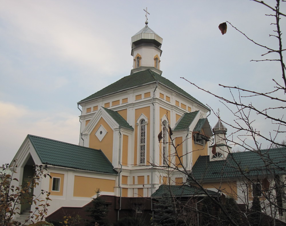 Лістапад. Царква Архістраціга Міхаіла ў Касцюкоўцы.