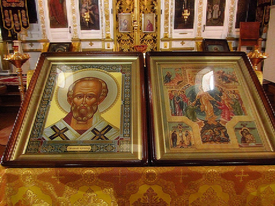 В сельском храме