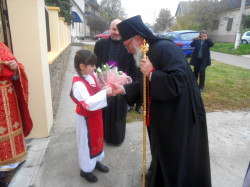 joanikije 
Дочек епископа Никанора у селу Јабланка  
2015-12-05 18:55:20