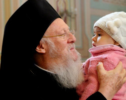 jarek1 
Patriarch Bartholomew with child 
2015-12-13 23:18:58