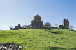 alik 
Jvari Monastery 
2015-12-26 00:33:55