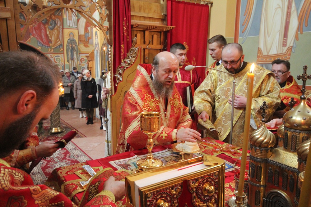 Divine Liturgy serving by bishop George of Suprasl