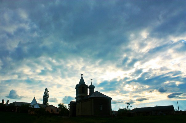 Hram	Adormirea Maicii Domnului