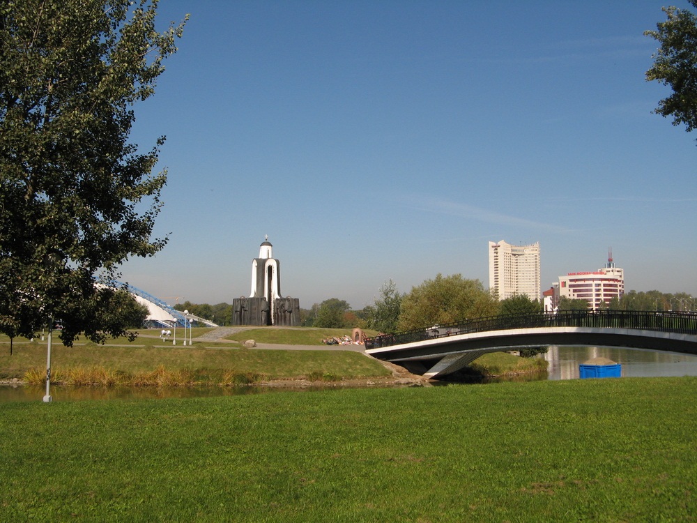 Менск. Капліца. Зіма ня вечна. Будзе вясна, ныдыдзе лета.