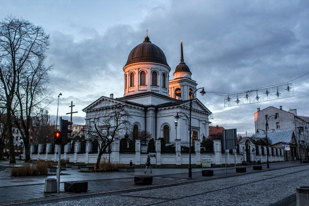  Sobór św. Mikołaja w Białymstoku o wschodzie słońca