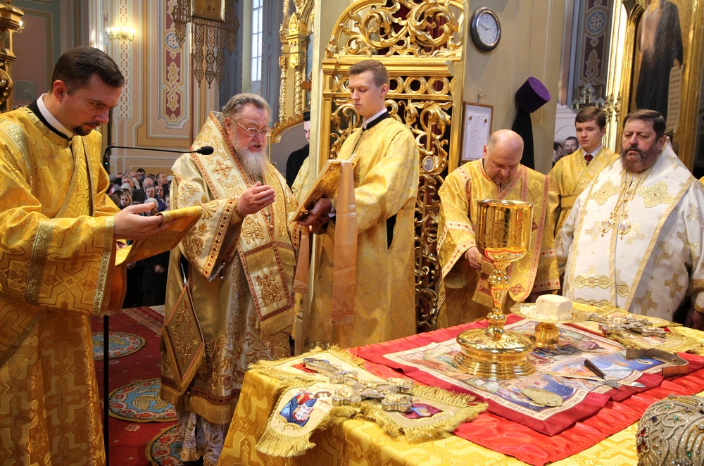Divine Liturgy in Warsaw;s Cathedral