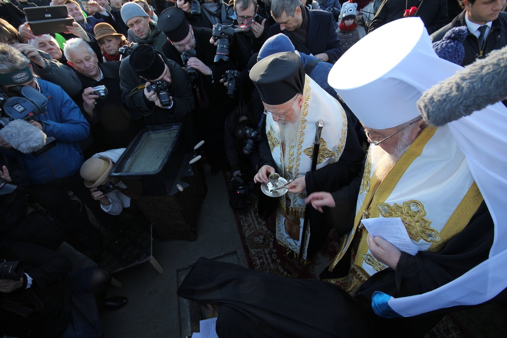 Patriarch Bartholomew and metropolitan Sawa bless the corner stone for Hagia Sophia church in Warsaw