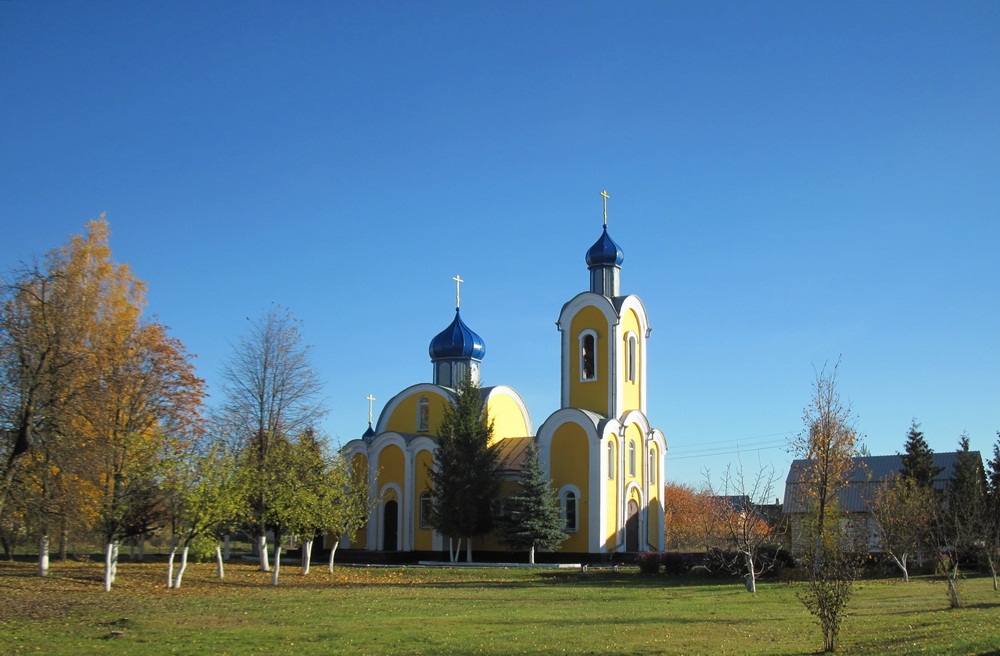Свята-Мікольская царква ў Буда-Кашалёве. Восень