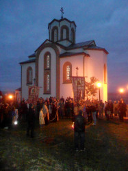 joanikije 
Бадње вече   
2016-01-06 21:40:53