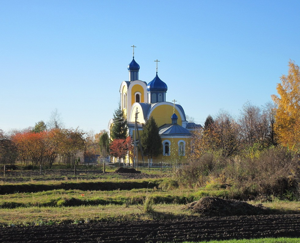 Свята-Мікольская царква ў Буда-Кашалёве. Восень