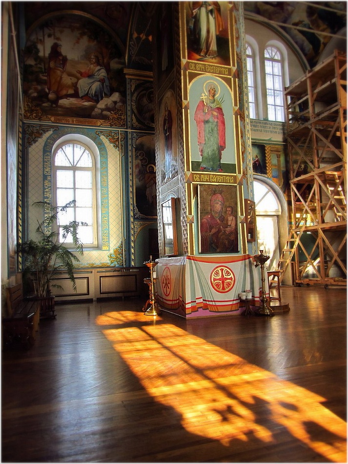 Утро в храме