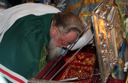 jarek 
Metropolitan of Warsaw and All Poland Sawa venerating relics of St. Gabriel of Zabłudów 
2016-03-01 13:54:04